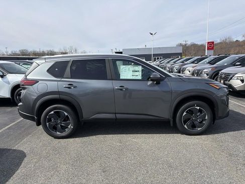 New 2026 Nissan Rogue SV w/ SV Premium Package image 4