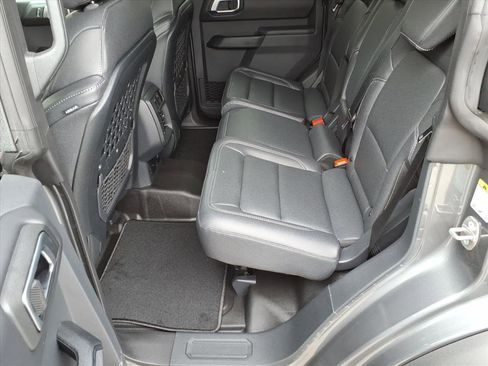 New 2025 Ford Bronco Badlands image 10