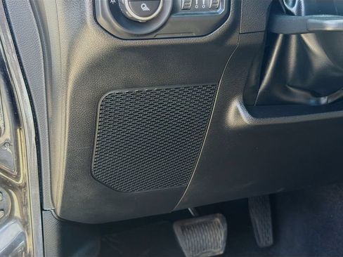 Used 2022 Jeep Gladiator Overland w/ Popular Equipment Package AWD/4WD image 23