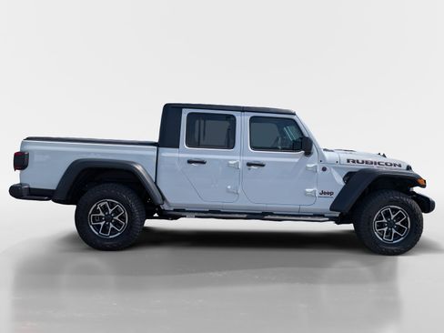 Used 2024 Jeep Gladiator Rubicon w/ Technology Group AWD/4WD image 3