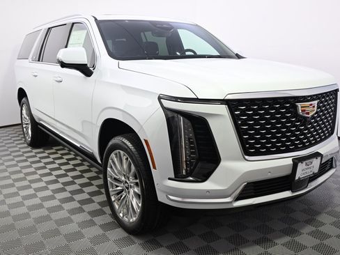 New 2026 Cadillac Escalade ESV Luxury w/ Touring Package image 8