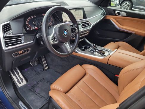 Used 2022 BMW X7 xDrive40i w/ M Sport Package image 10