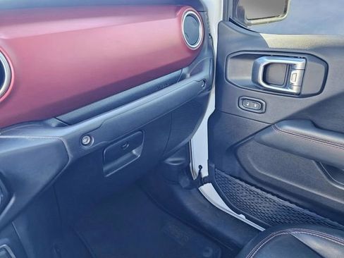 Used 2023 Jeep Gladiator Rubicon w/ Cold Weather Group AWD/4WD image 28