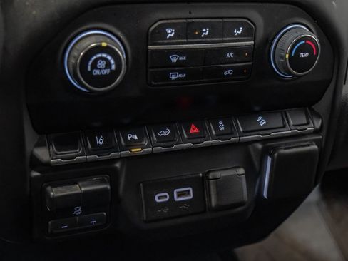 Used 2024 Chevrolet Silverado 2500 Custom w/ Custom Value Package image 27