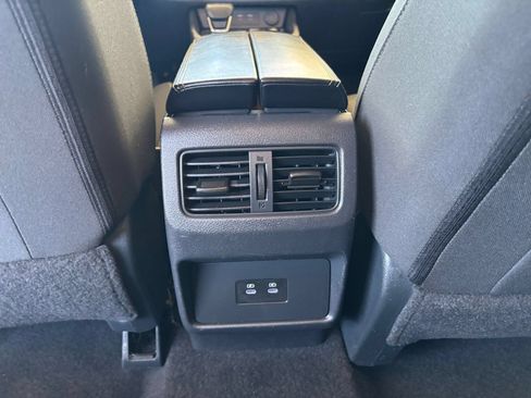 Used 2025 Nissan Rogue SV FWD image 24
