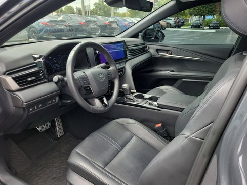 Used 2025 Toyota Camry XSE FWD image 19