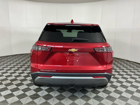 New 2026 Chevrolet Equinox LT w/ Convenience Package II AWD/4WD image 8