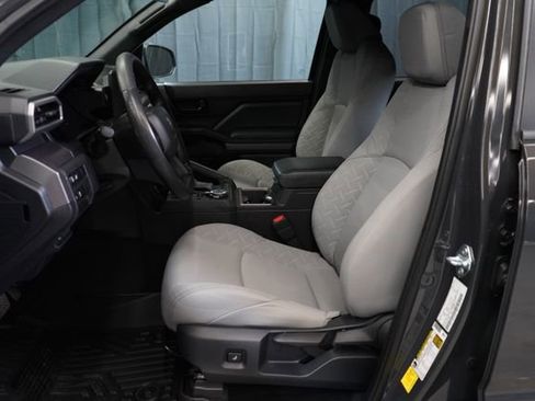 Used 2025 Toyota Tacoma SR5 AWD/4WD image 12