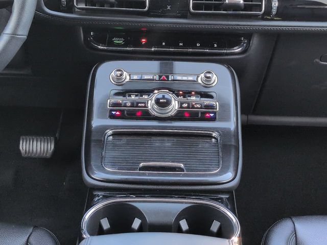 Used 2022 Lincoln Nautilus FWD w/ Premium Package image 19