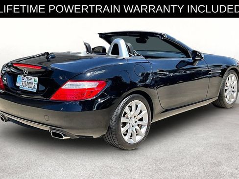 Used 2016 Mercedes-Benz SLK 300 image 2