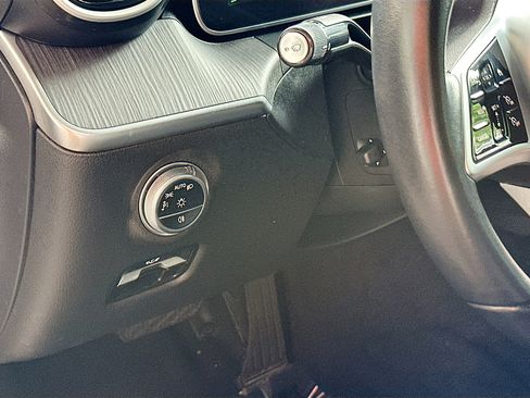 Used 2024 Mercedes-Benz C 300 4MATIC Sedan image 10