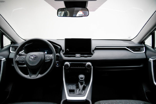 Certified 2025 Toyota RAV4 XLE AWD/4WD image 18