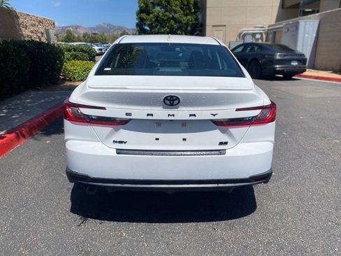 Used 2025 Toyota Camry SE w/ Convenience Package FWD image 7