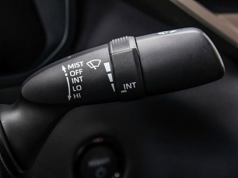Used 2025 Toyota Tundra Limited AWD/4WD image 28