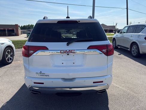 Used 2018 GMC Acadia Denali w/ Technology Package FWD image 5