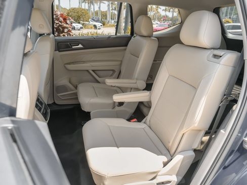 Used 2022 Volkswagen Atlas SE w/ Panoramic Sunroof Package FWD image 34