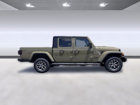 New 2025 Jeep Gladiator Sport image 6