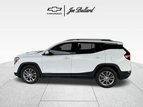 Used 2023 GMC Terrain SLT w/ Infotainment Package II image 6