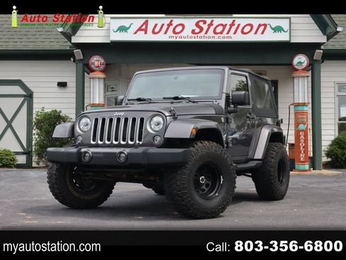 Used 2017 Jeep Wrangler Sahara w/ Connectivity Group AWD/4WD image 1