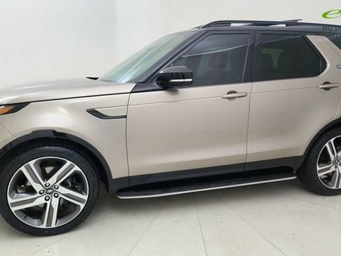 Used 2024 Land Rover Discovery Metropolitan Edition AWD/4WD image 3