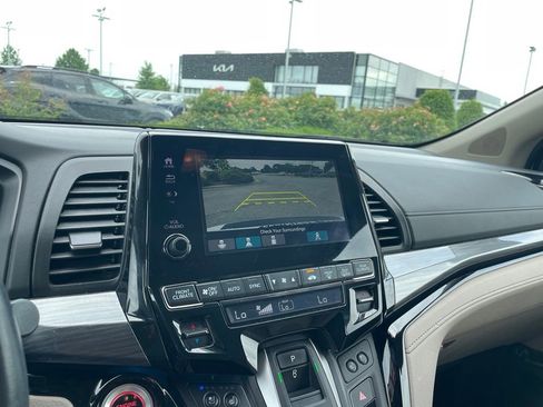 Used 2022 Honda Odyssey Elite image 18