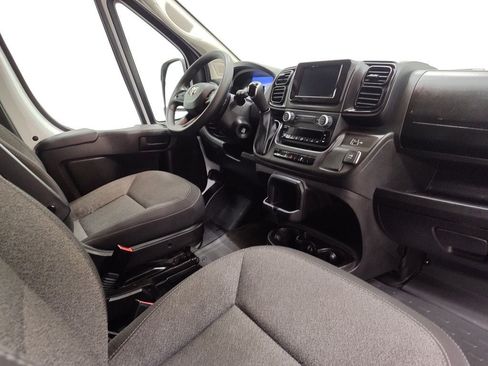 Used 2025 RAM ProMaster 2500 w/ U-Haul Equipment Group FWD image 17
