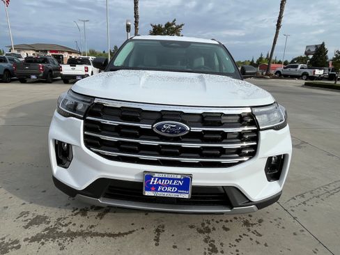 New 2026 Ford Explorer Active w/ Active Comfort Package AWD/4WD image 2