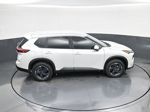New 2026 Nissan Rogue SV w/ Cold Weather Package image 32