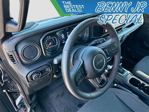 Used 2024 Jeep Gladiator Rubicon w/ Safety Group image 9