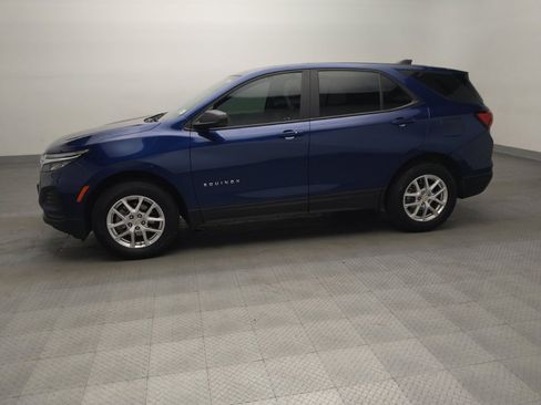 Used 2022 Chevrolet Equinox LS AWD/4WD image 2