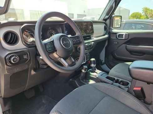 Used 2024 Jeep Wrangler Sport S image 9