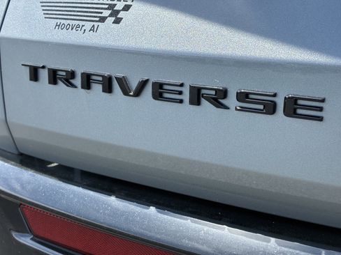 New 2026 Chevrolet Traverse RS w/ LPO, Floor Liner Package FWD image 11