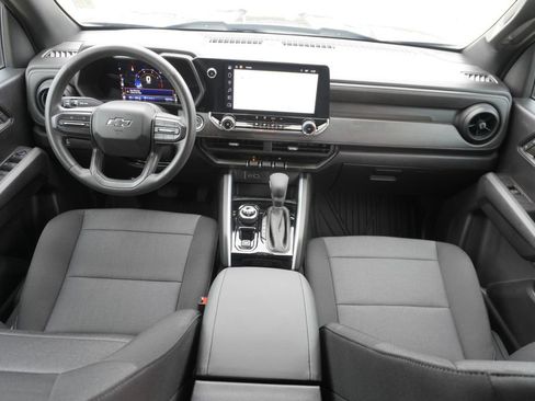 Used 2023 Chevrolet Colorado Trail Boss AWD/4WD image 17