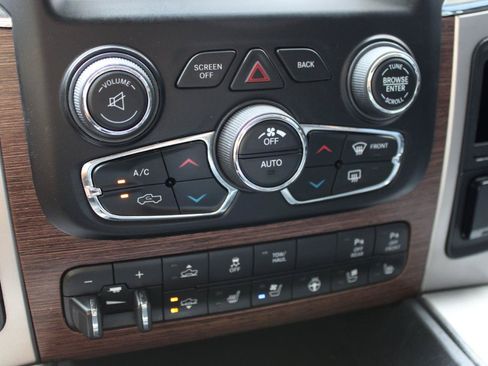 Used 2017 RAM 1500 Laramie w/ Convenience Group AWD/4WD image 29