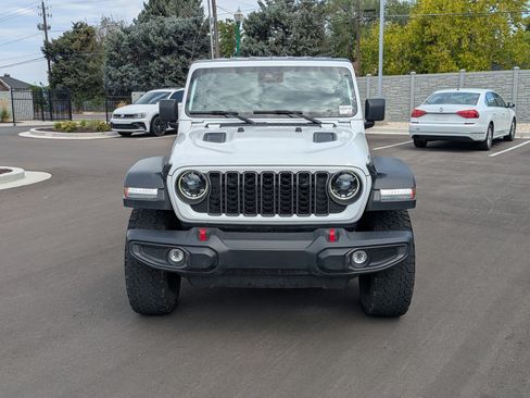 Used 2025 Jeep Wrangler Unlimited Rubicon AWD/4WD image 12