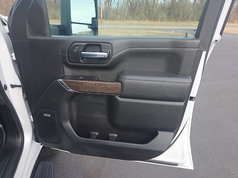 Used 2020 GMC Sierra 2500 Denali w/ Denali Ultimate Package image 34