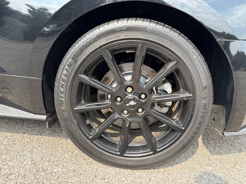 Used 2016 Ford Mustang GT Premium w/ Black Accent Package RWD image 8