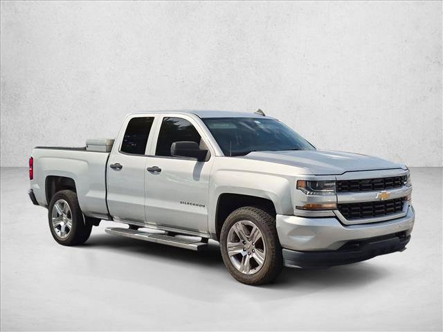 Used 2017 Chevrolet Silverado 1500 Custom w/ Custom Convenience Package RWD image 3