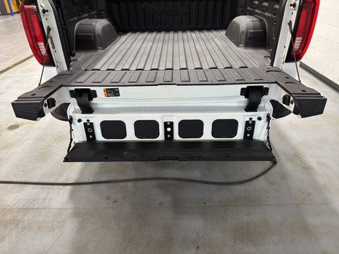 Used 2025 GMC Sierra 1500 AT4 w/ AT4 Premium Package image 24