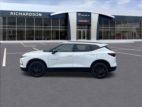 Used 2024 Chevrolet Blazer LT w/ Blazer LT Plus Package AWD/4WD image 2