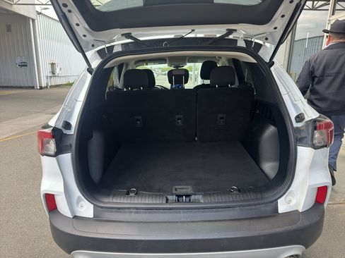 Used 2022 Ford Escape SE FWD image 13