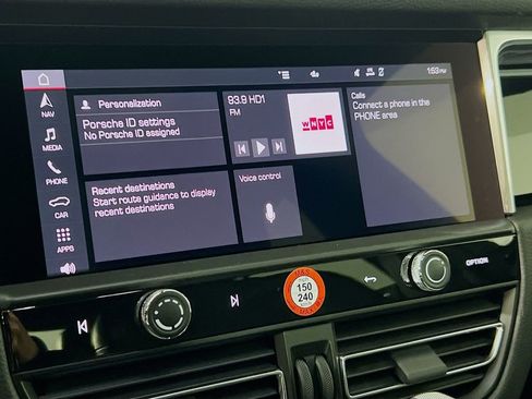 New 2026 Porsche Macan image 15