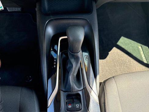 Used 2020 Toyota Corolla LE w/ Carpet Mat Package (TMS) FWD image 39