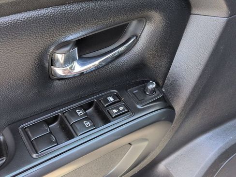Used 2019 Nissan Titan SV w/ SV Convenience Package RWD image 31