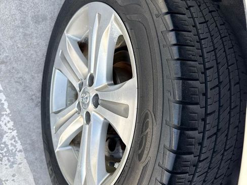 Used 2011 Toyota Highlander Limited w/ Tow Pkg image 16