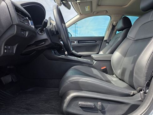 Used 2023 Honda Civic Touring image 10