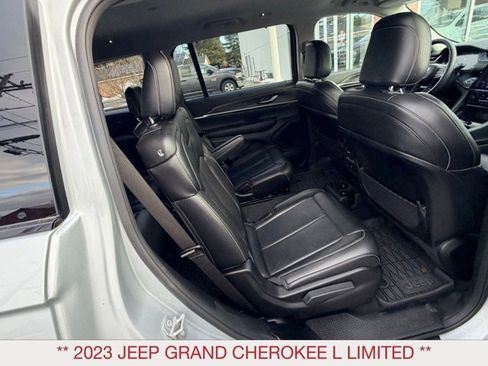 Used 2023 Jeep Grand Cherokee L Limited w/ Luxury Tech Group II image 11