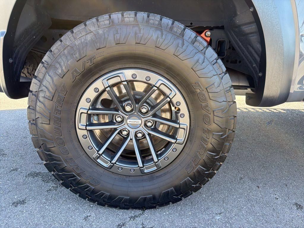Used 2020 Ford F150 Raptor w/ Equipment Group 802A Luxury AWD/4WD image 15