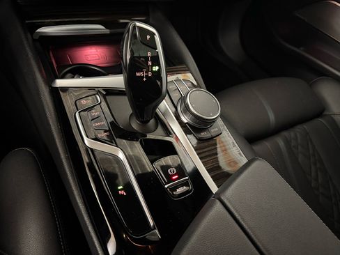 Used 2023 BMW 530i xDrive w/ Premium Package image 34