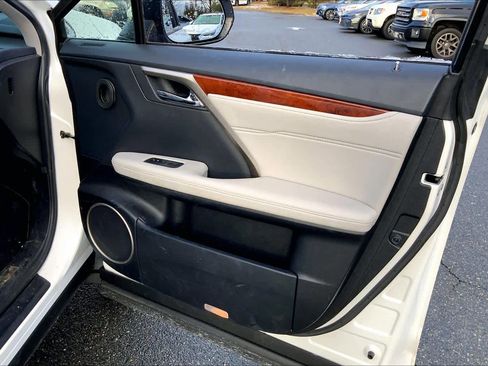 Used 2019 Lexus RX 350L w/ Premium Package image 22